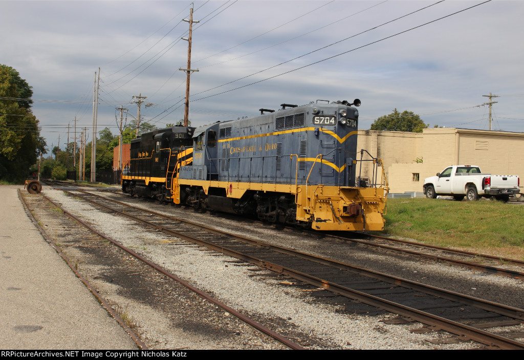 C&O 5704 & NKP 901